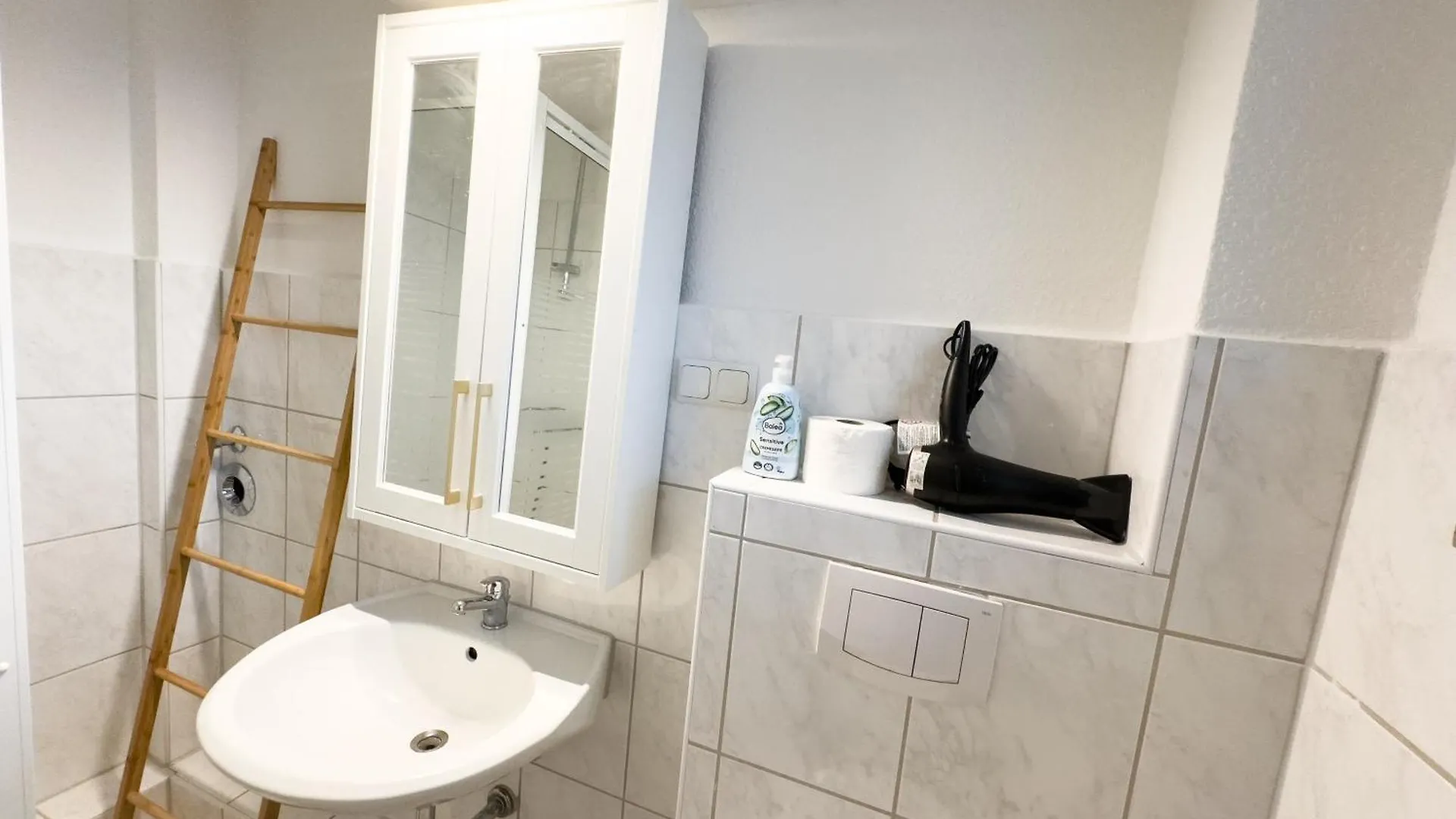 Messeapartment Fuer 4 Gaeste Mit Kostenlosen Parkplaetzen 하노버 0*,